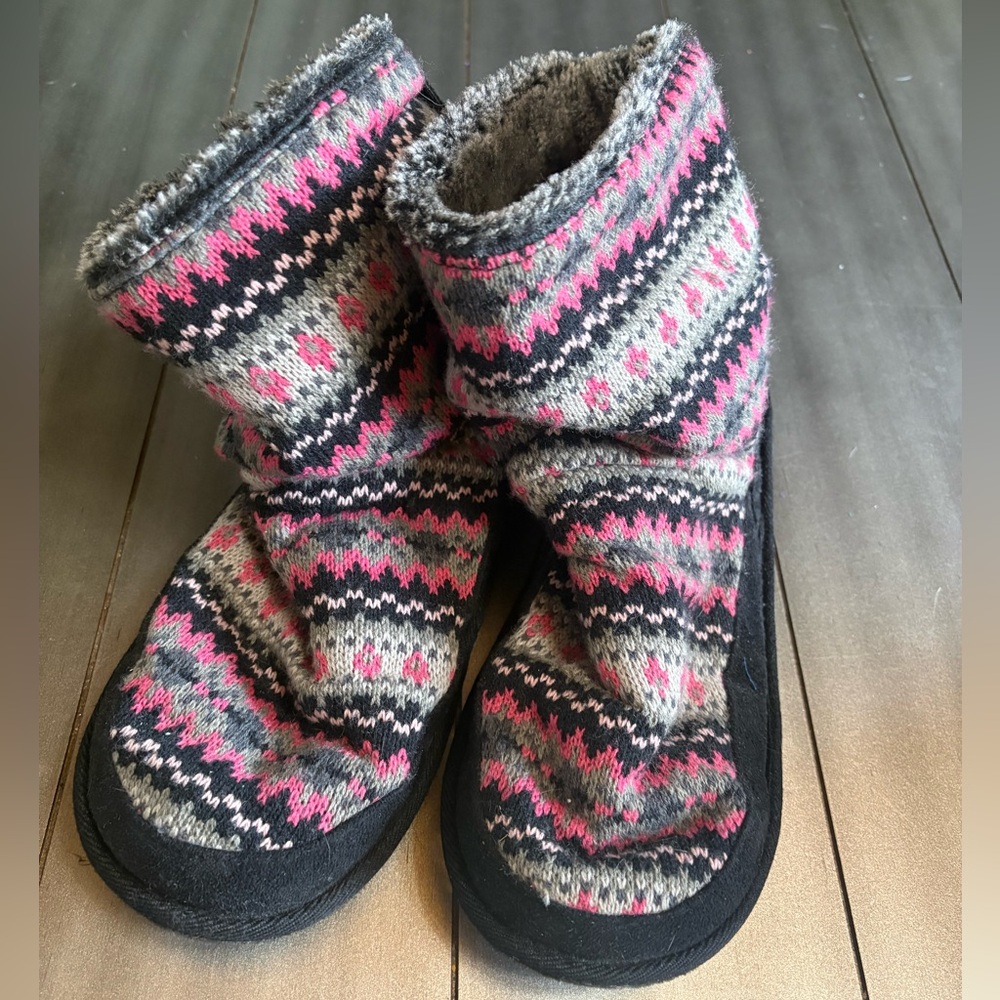 Cozy Knit Patterned Boots